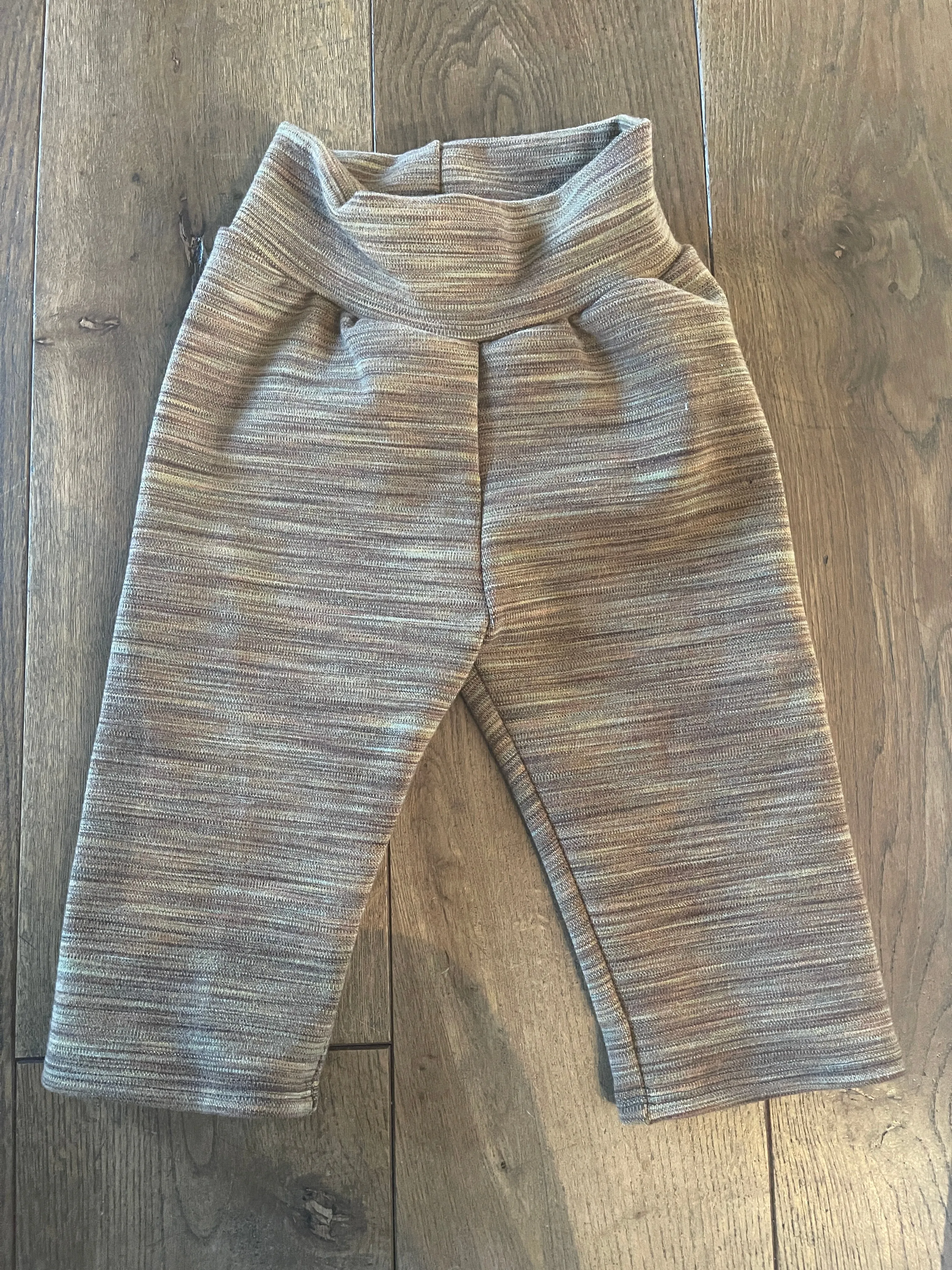 9/10y: Short slim leg longies  2"i -1"w